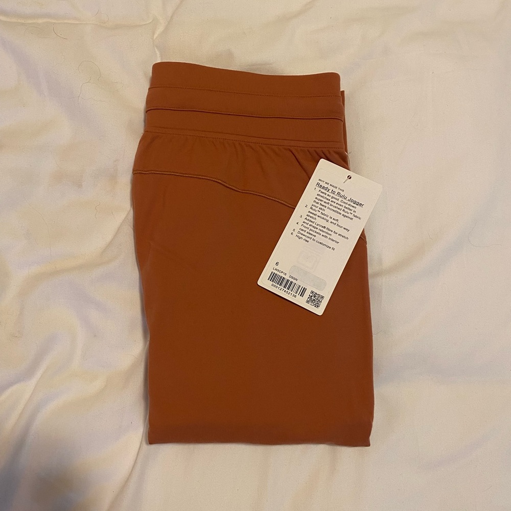 NWT LULULEMON Ready to Rulu Joggers